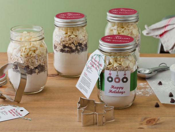 Chistmas Cookie jar with Avery Tag